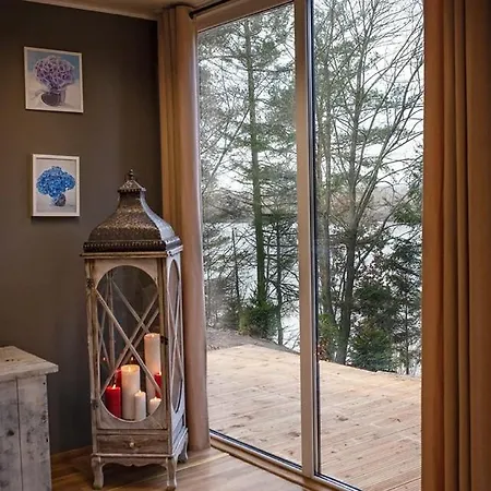 بيت للعطل Zakatek Nad Jeziorem Lysniewo