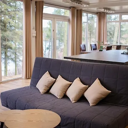 Zakatek Nad Jeziorem بيت للعطل